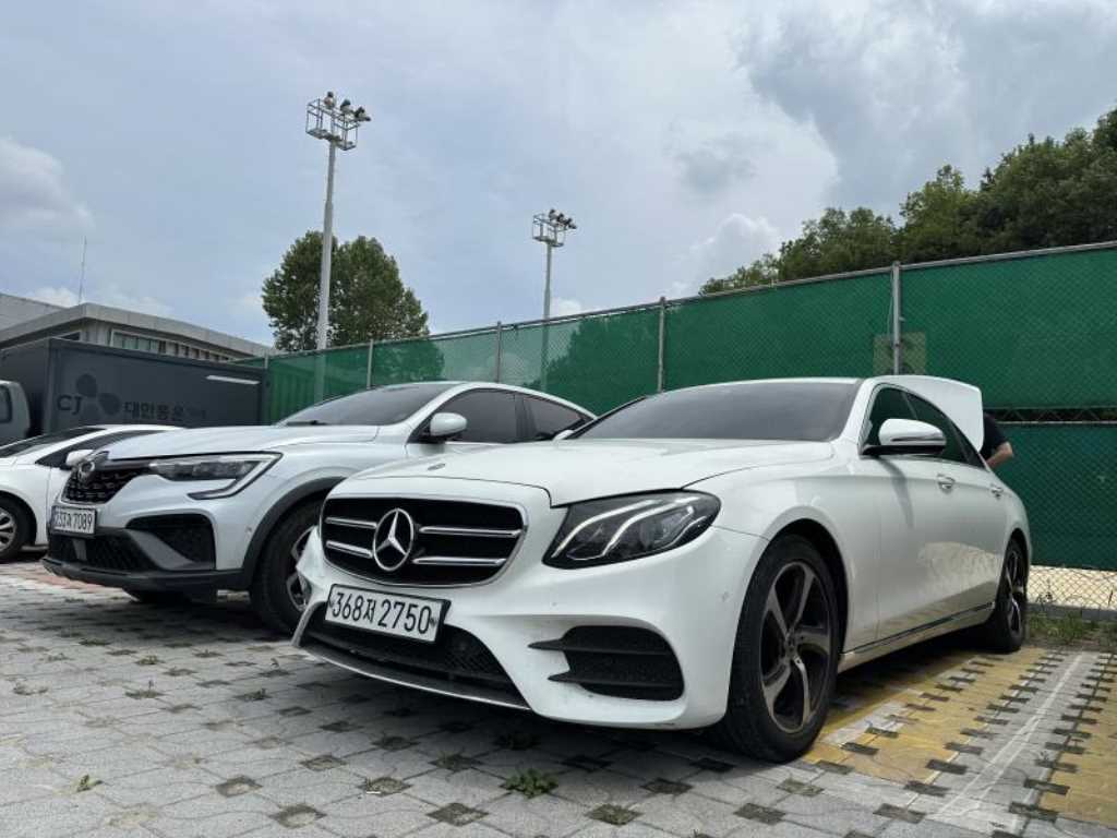 Mercedes Benz E class - Vista 2