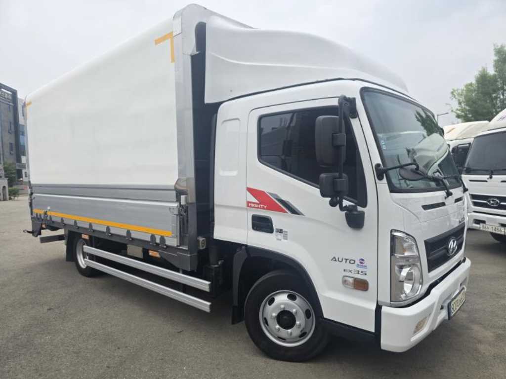 medium and large cargo truck - Vista 3