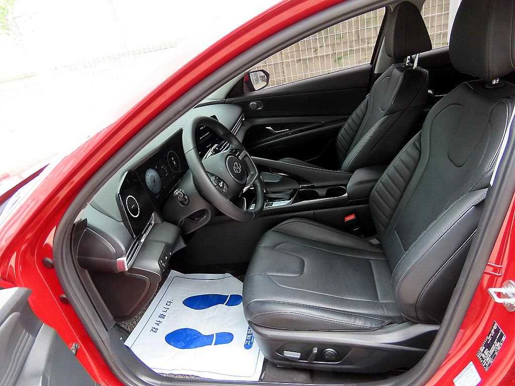 HYUNDAI Avante - Vista 5