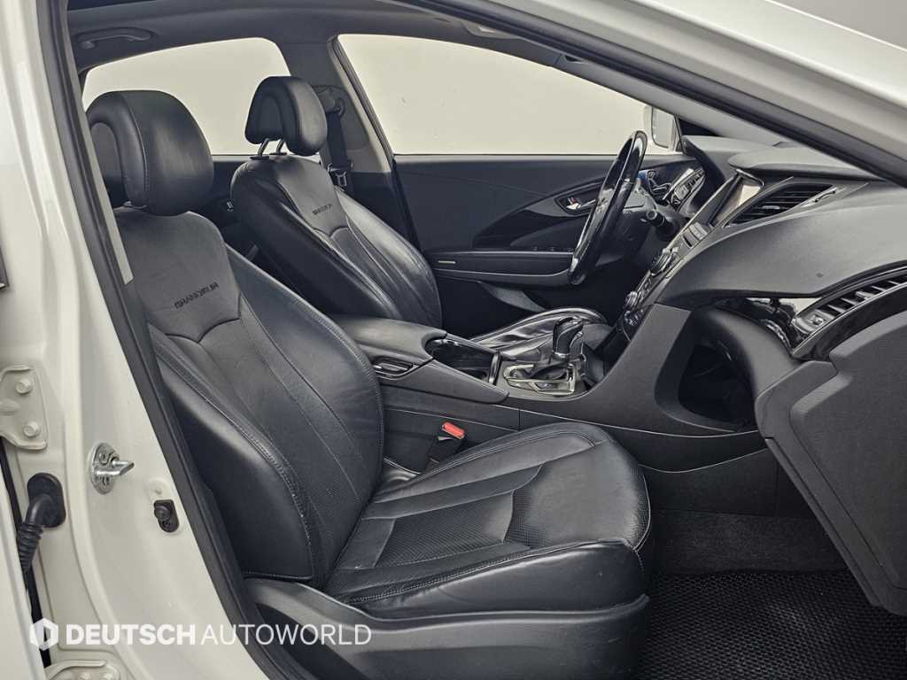 HYUNDAI Grandeur - Vista 10
