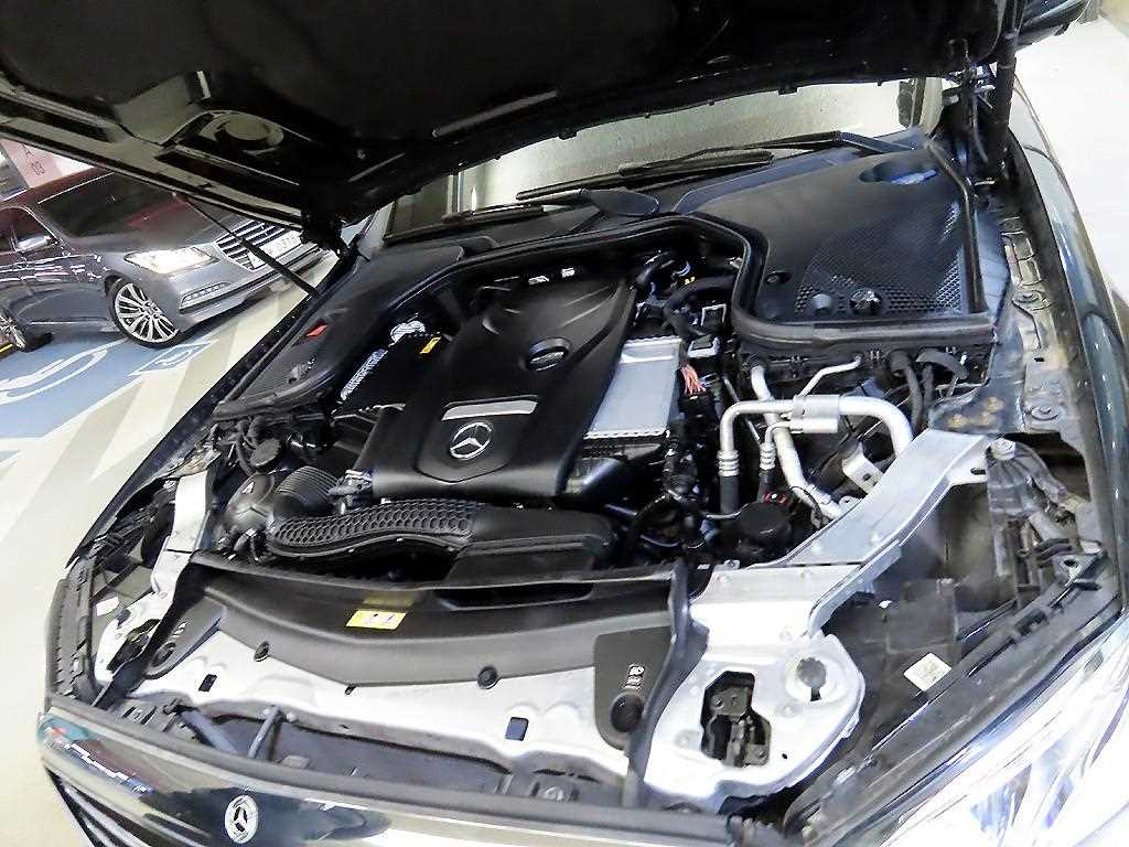 Mercedes Benz E class 2019 Negro - Importación desde Corea - HF Imports Iquique - Foto 19