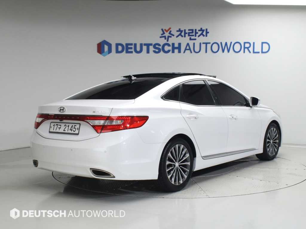 HYUNDAI Grandeur - Vista 2