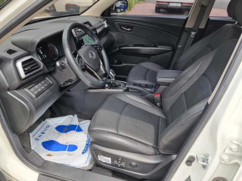 Ssangyong Tivoli - Vista 6