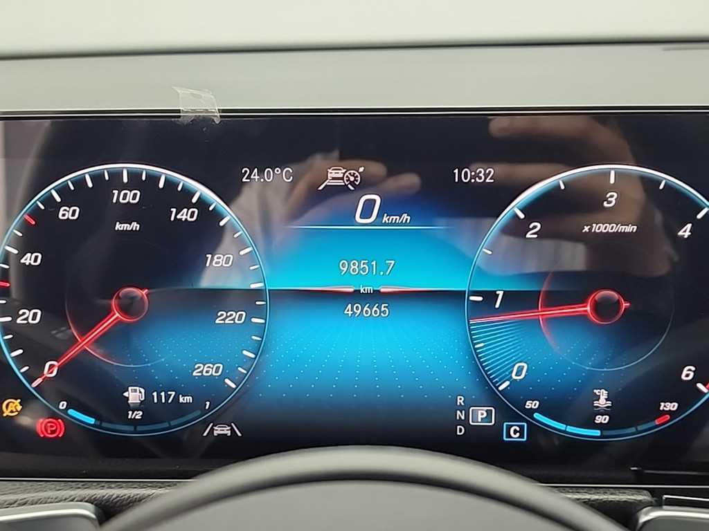 Mercedes Benz GLB Class - Vista 6
