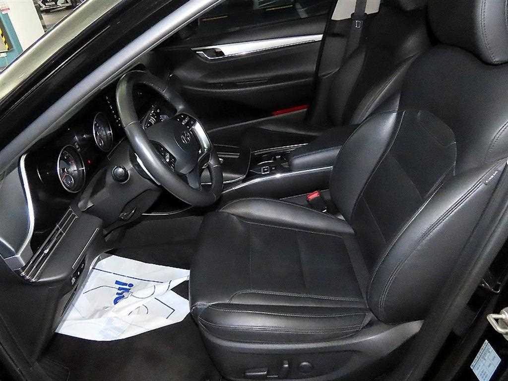 HYUNDAI Grandeur - Vista 6