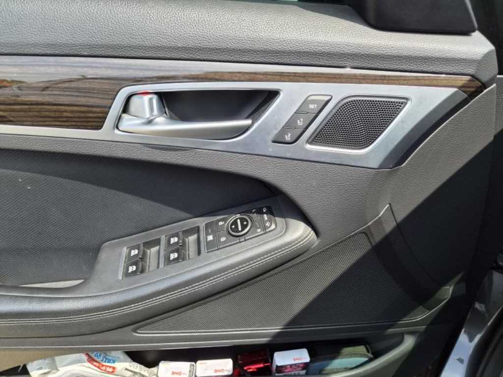 Genesis G80 - Vista 10
