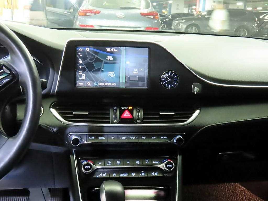 HYUNDAI Grandeur - Vista 11