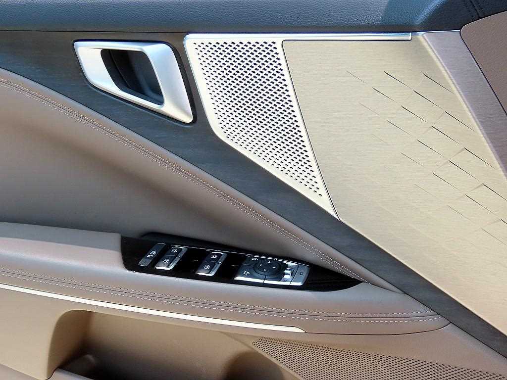 KIA K8 - Vista 11