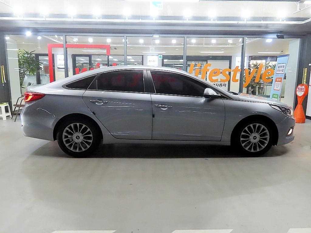 HYUNDAI Sonata - Vista 3