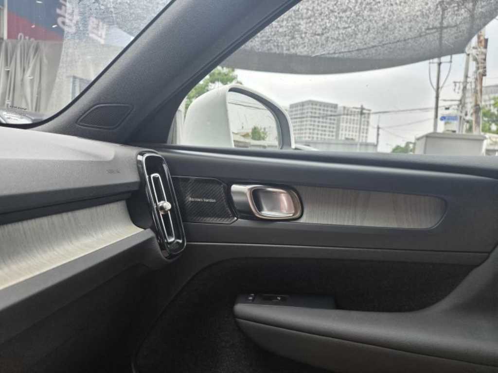 Volvo XC40 - Vista 8
