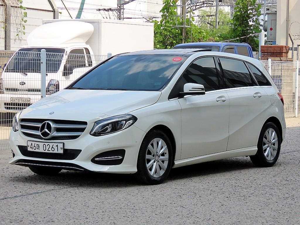 Mercedes Benz B Class (MY B) - Vista 2