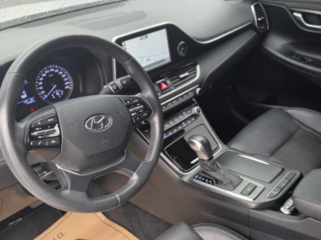 HYUNDAI Grandeur - Vista 7