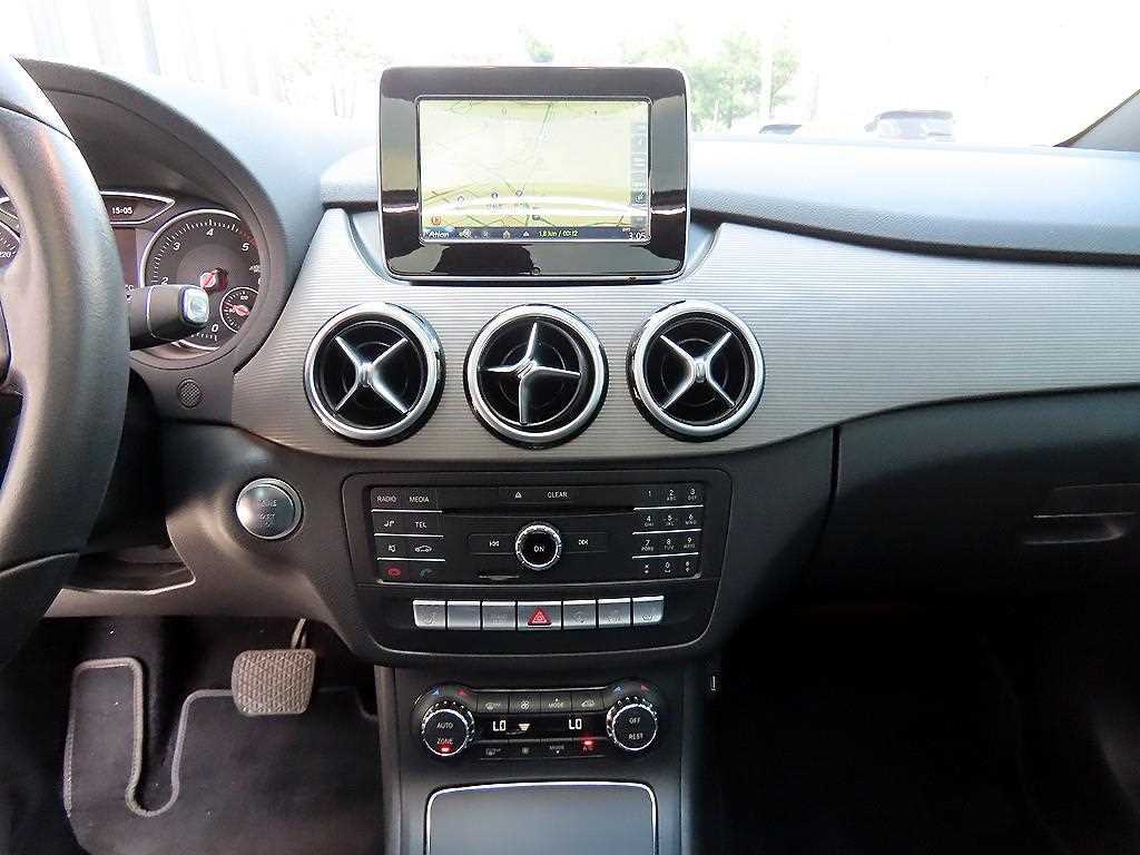 Mercedes Benz B Class (MY B) - Vista 12
