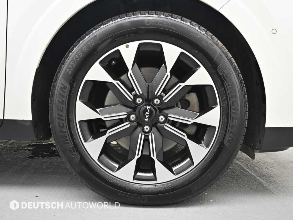 KIA Carnival - Vista 5
