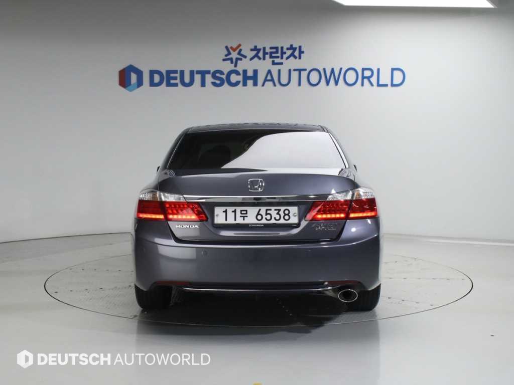 Honda Accord - Vista 4