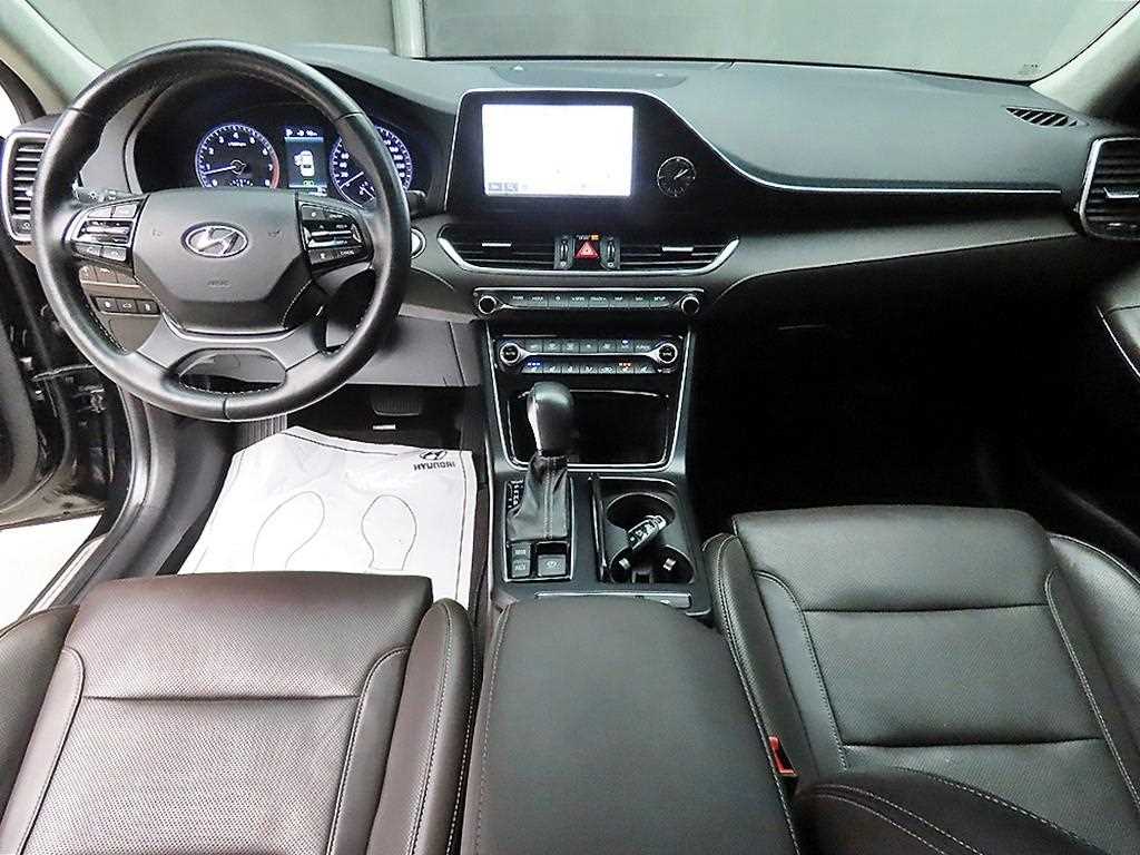 HYUNDAI Grandeur - Vista 7