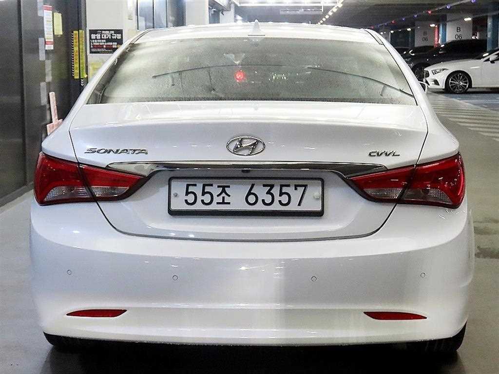 HYUNDAI Sonata - Vista 5