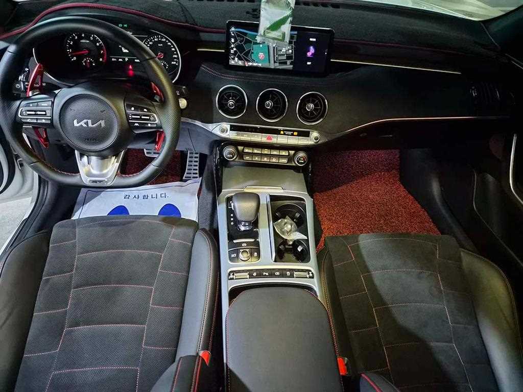 KIA Stinger - Vista 10