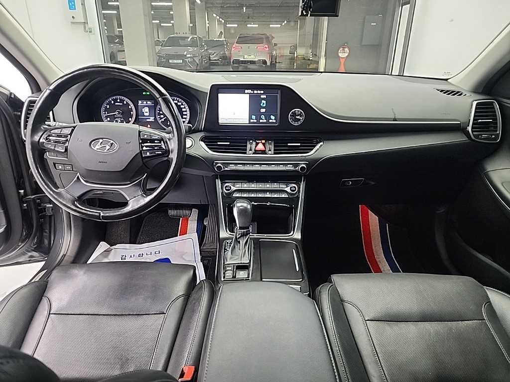 HYUNDAI Grandeur - Vista 7