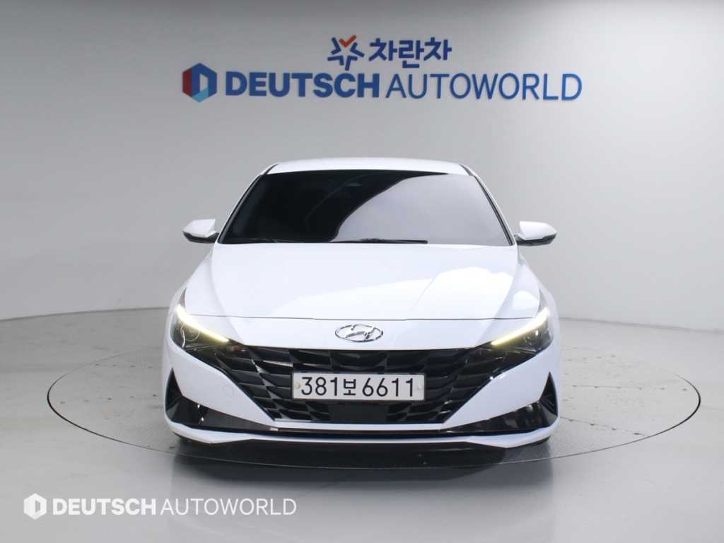 HYUNDAI Avante - Vista 2