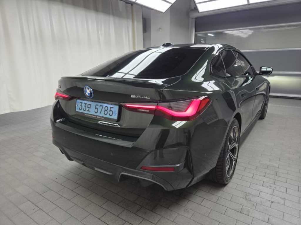 BMW i4 - Vista 4