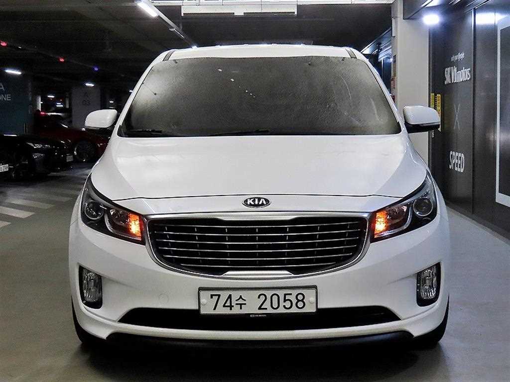 KIA Carnival - Vista 2