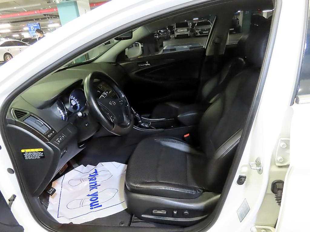 HYUNDAI Sonata - Vista 6