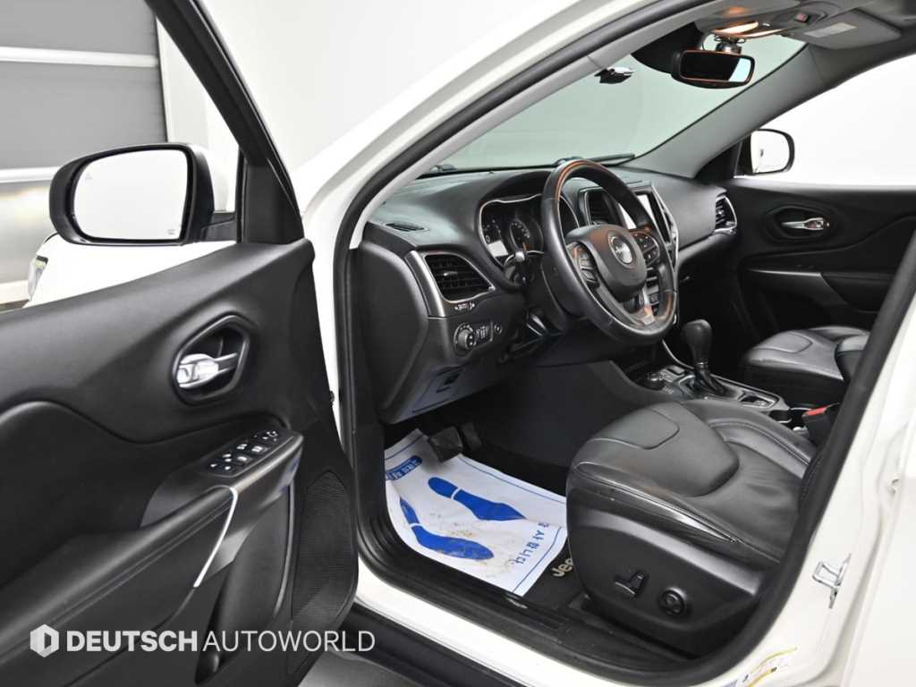 Jeep Cherokee - Vista 11