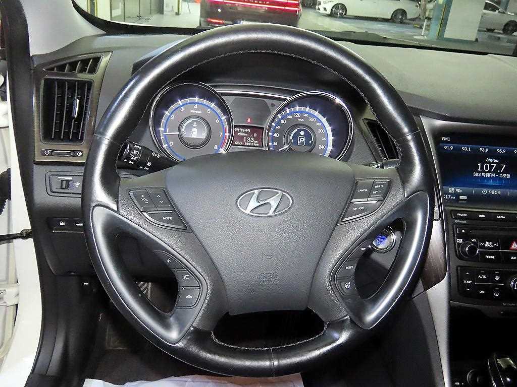 HYUNDAI Sonata - Vista 8