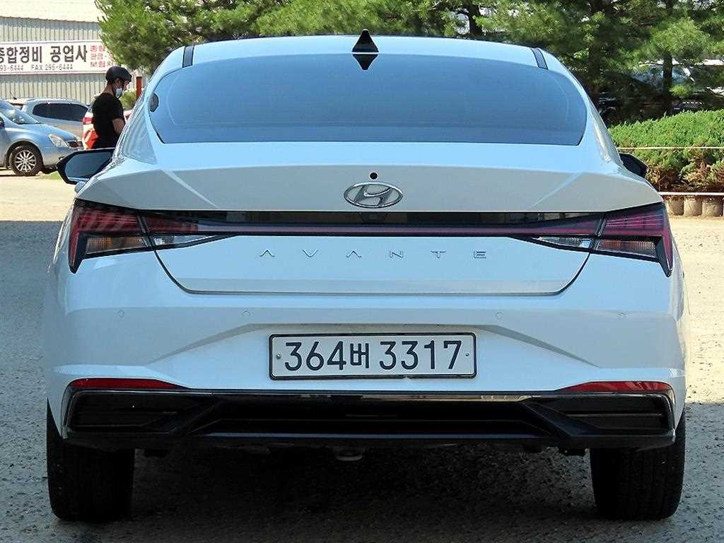 HYUNDAI Avante - Vista 4