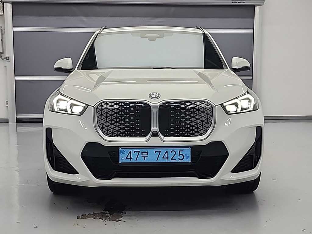 BMW iX1 - Vista 2