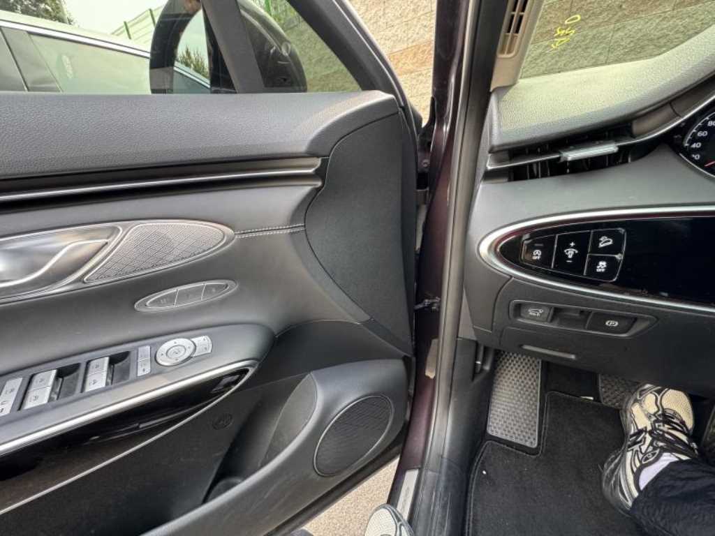 Genesis GV70 - Vista 12