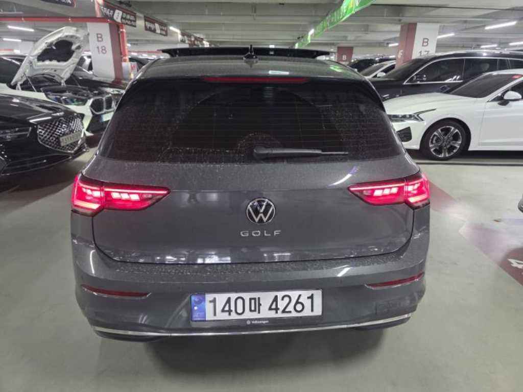 Volkswagen Golf - Vista 2