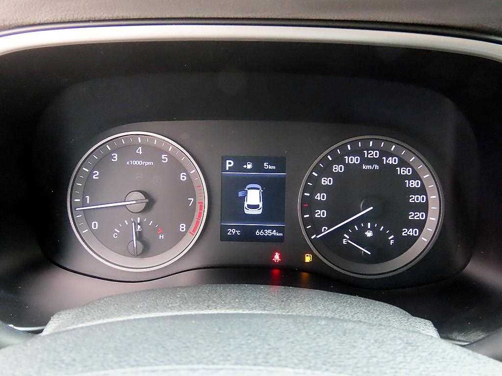 HYUNDAI Tucson - Vista 9