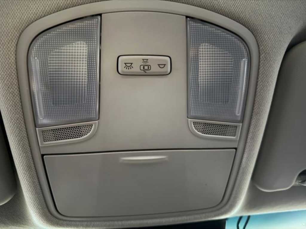 HYUNDAI Kona - Vista 12
