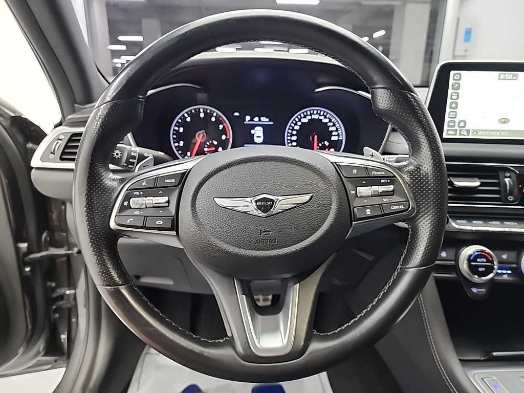 Genesis G70 - Vista 9