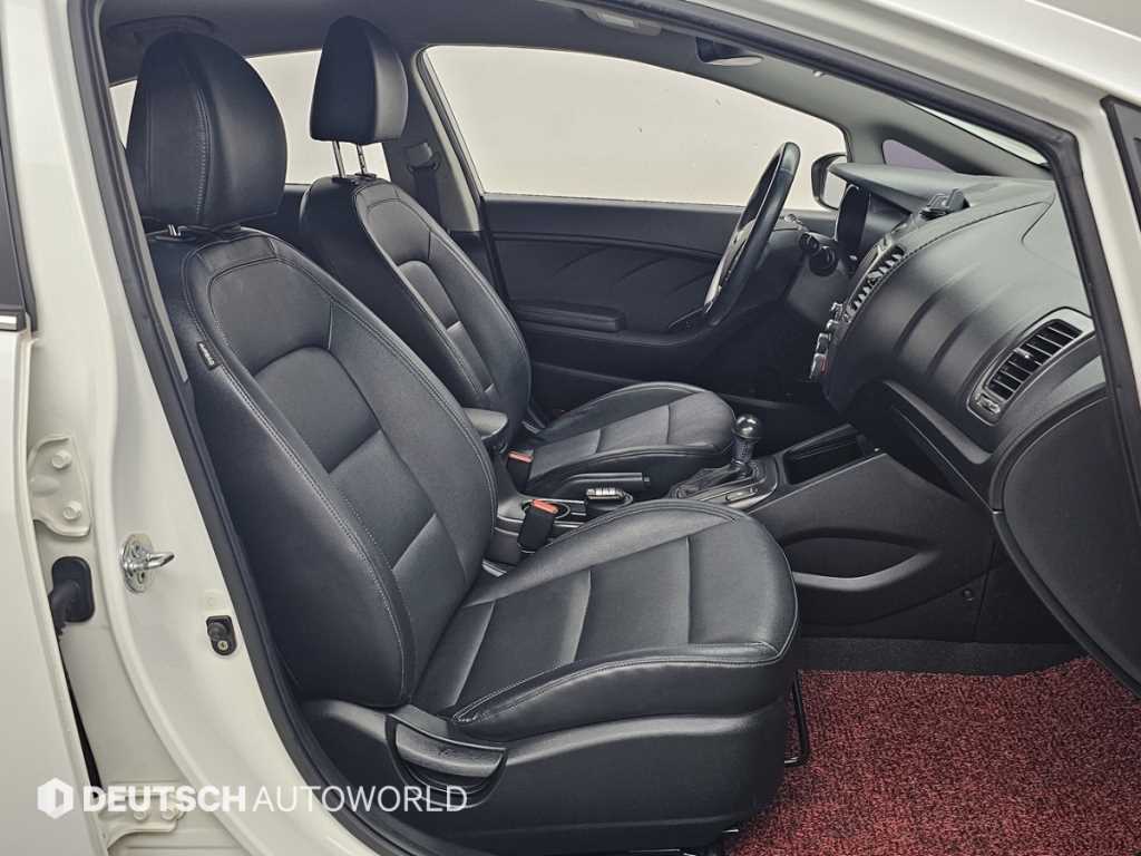KIA K3 - Vista 10