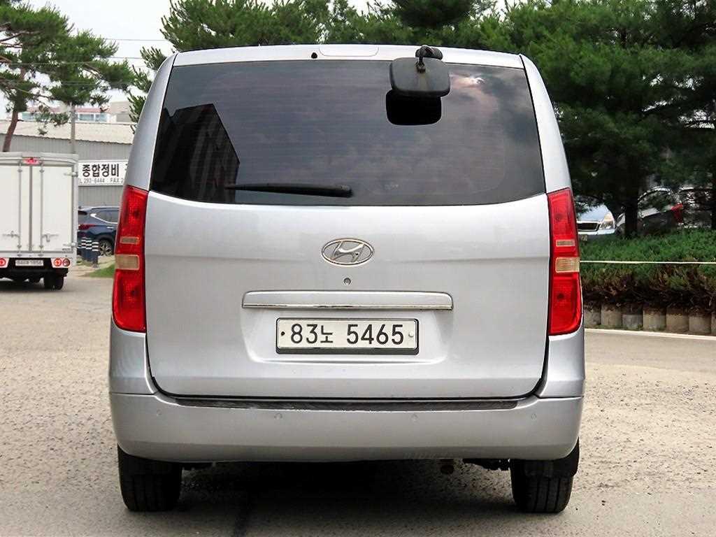 HYUNDAI Starex - Vista 4