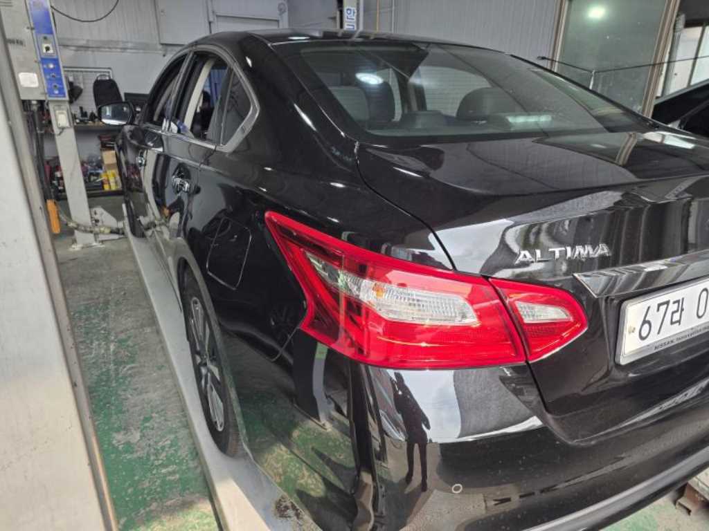Nissan Altima 2017 Negro - Importación desde Corea - HF Imports Iquique - Foto 13