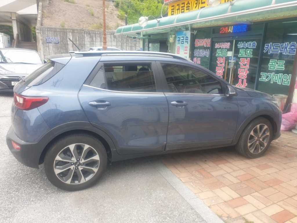KIA Stonic - Vista 3