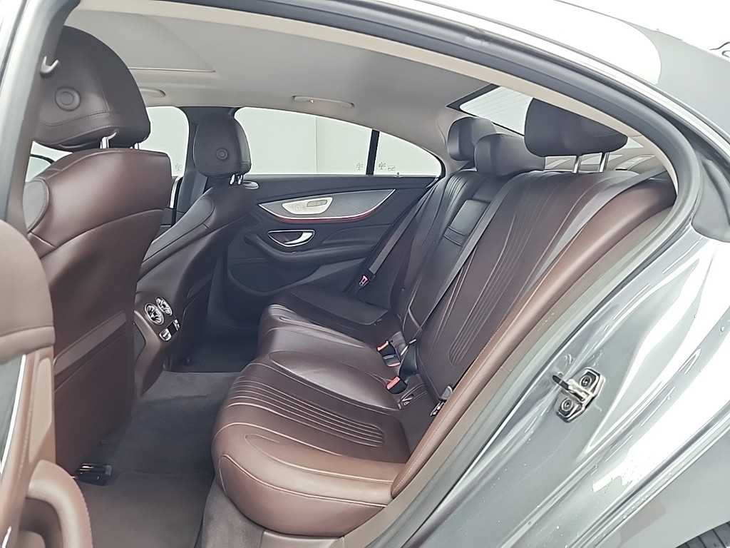 Mercedes Benz CLS Class - Vista 12