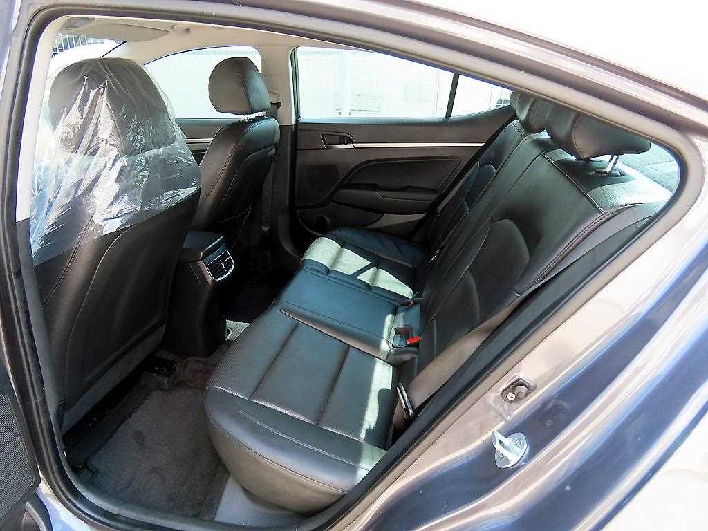 HYUNDAI Avante - Vista 6