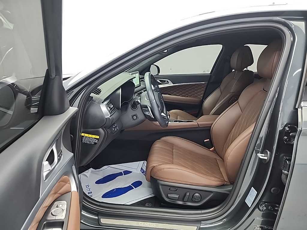 Genesis G70 - Vista 11