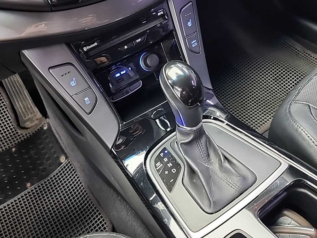 HYUNDAI i40 - Vista 8
