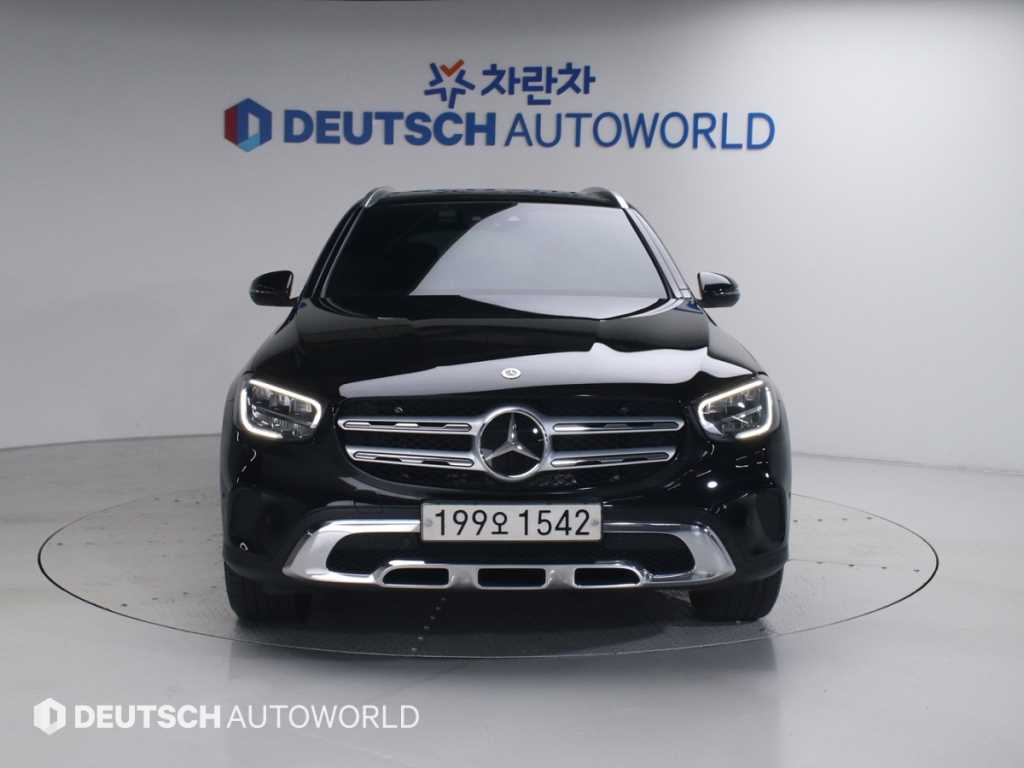 Mercedes Benz GLC Class - Vista 3