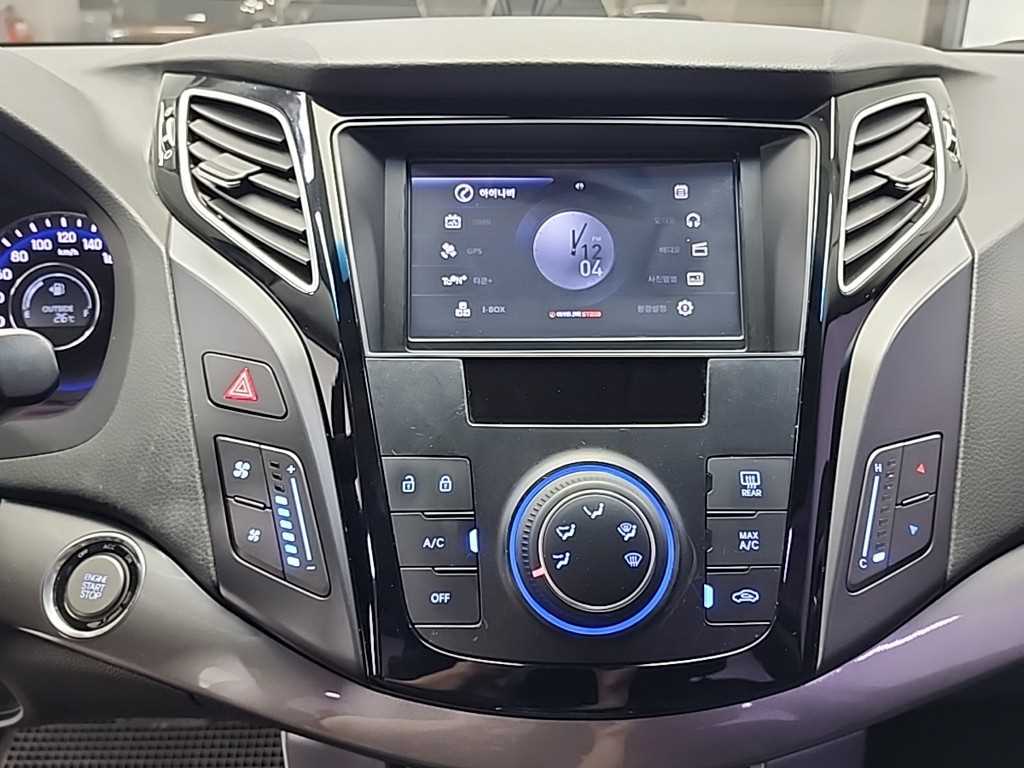 HYUNDAI i40 - Vista 10