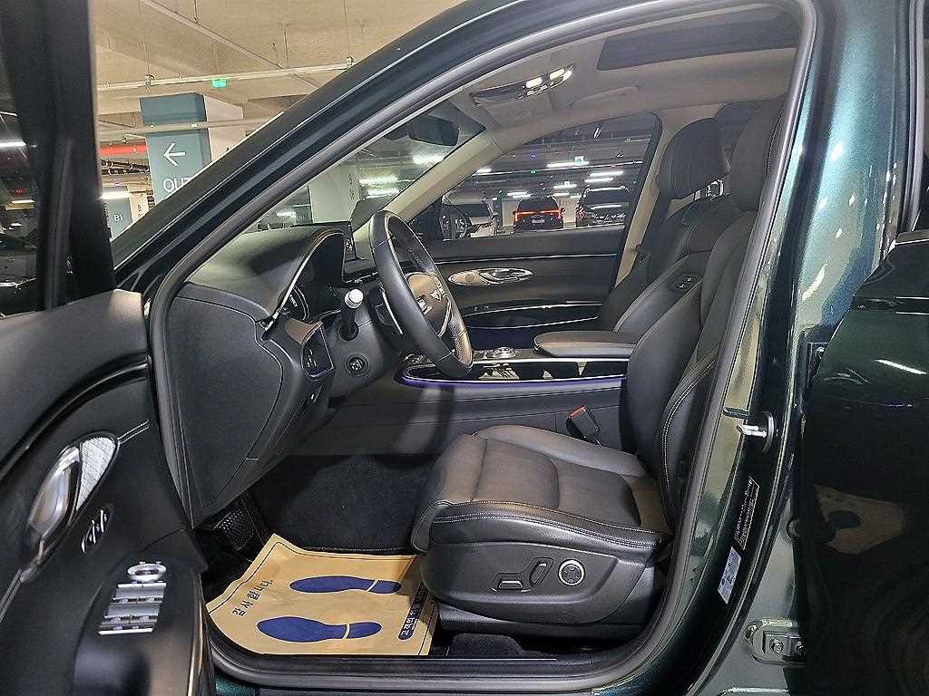 Genesis GV70 - Vista 7