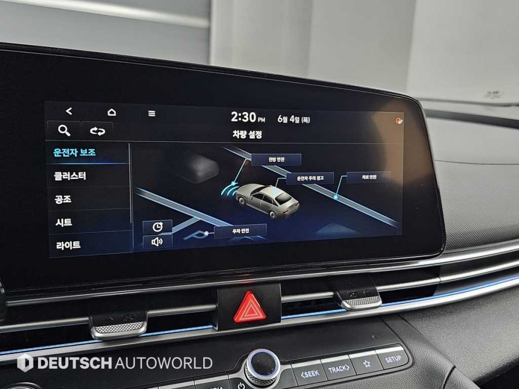 HYUNDAI Avante - Vista 10