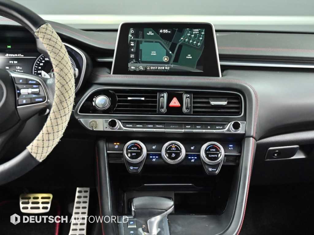 Genesis G70 - Vista 10