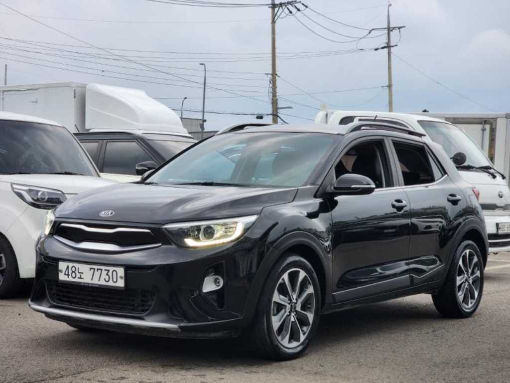 KIA Stonic 2018 Negro - Importación desde Corea - HF Imports Iquique - Foto 1